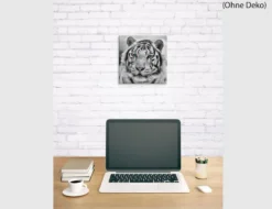 Bild Tiger Schwarz Weiß mit grünen Augen