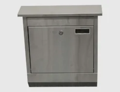 Briefkasten mit Zeitungsfach